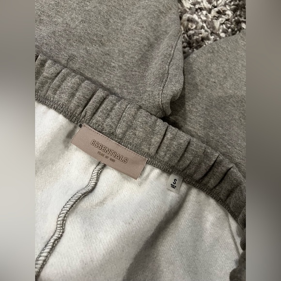 ❌ SOLD Essentials Joggers NWT ❌SOLD - Picture 4 of 4